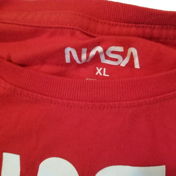 Teen Unisex Graphic T Tshirt XL NASA Red Spaceship Space Shuttle Juniors Tagless - Picture 14 of 14